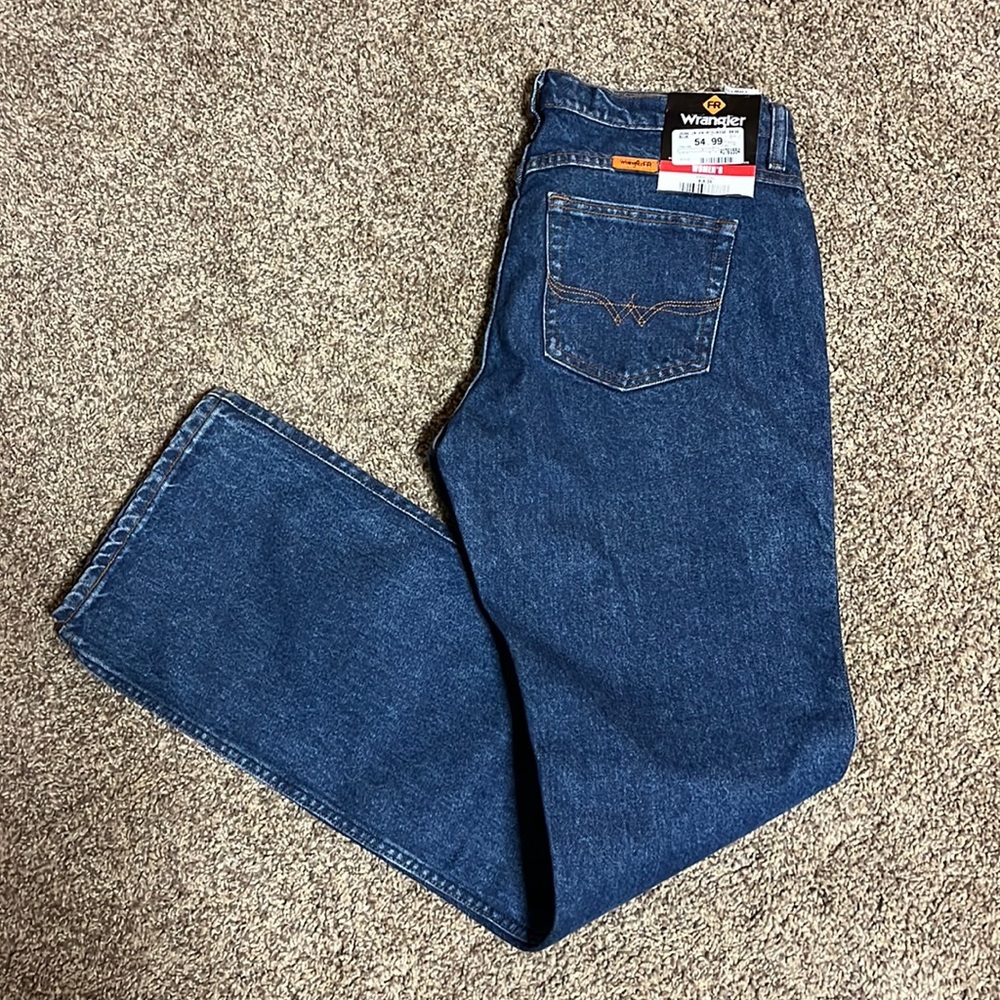 Womens Wrangler FR’s. New with tags. 9x36